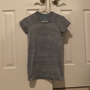 Lululemon Swiftly Tech | Camo- Silver/Grey/BlueColor | Short Sleeve | Size 6